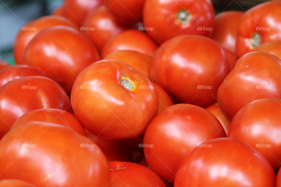tomatoes. local produce from the farmers market