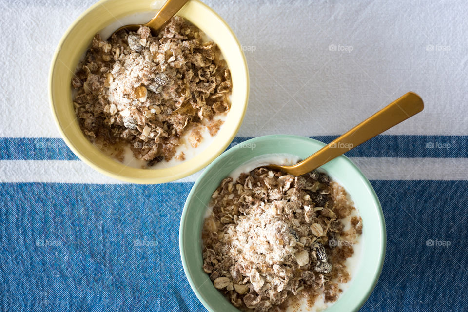 Homemade honey yogurt cereal 