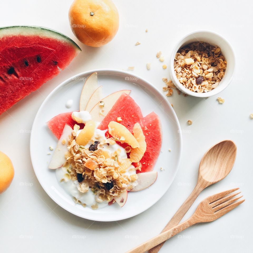 Close-up of oatmeal and fruits slice