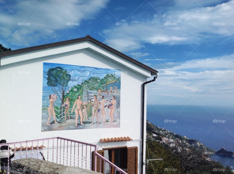 the house as an art screen. Furore, the painted town of Amalfi Coast
