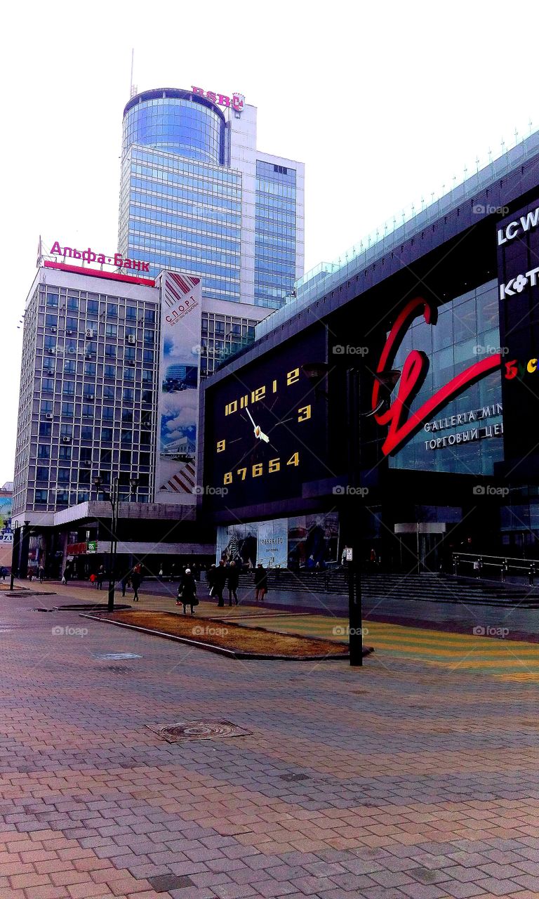 bid clock and building