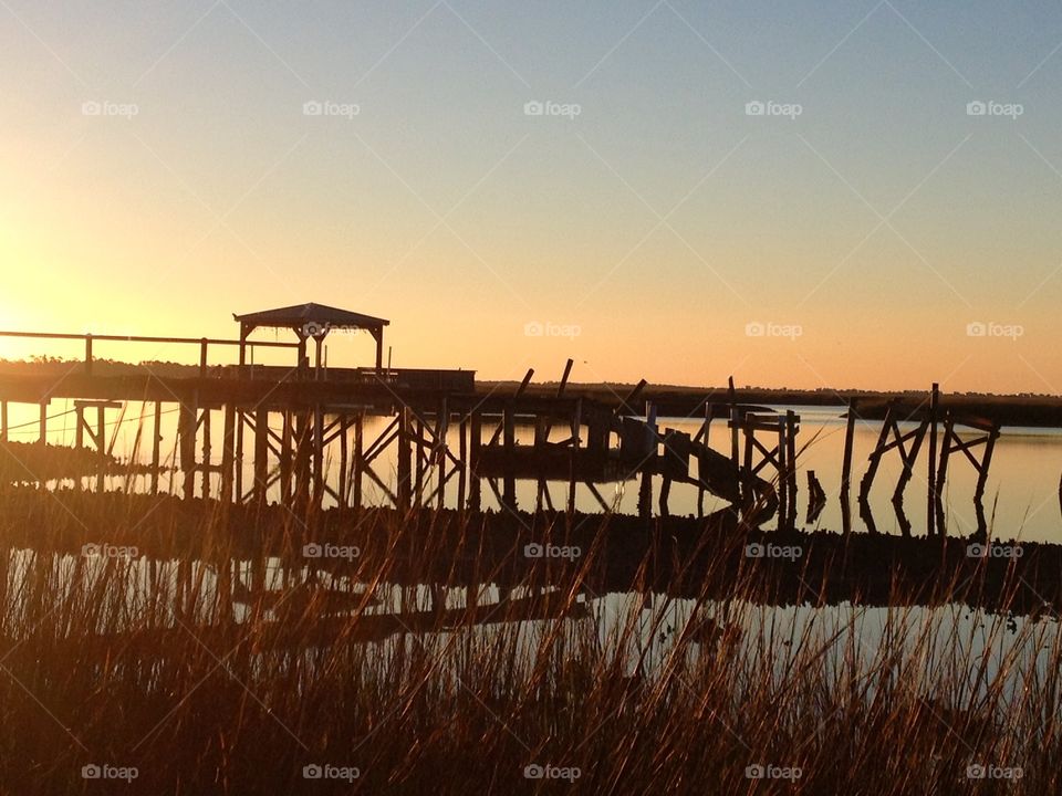 Morning and the docks