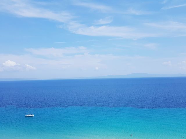 Blue touches blue