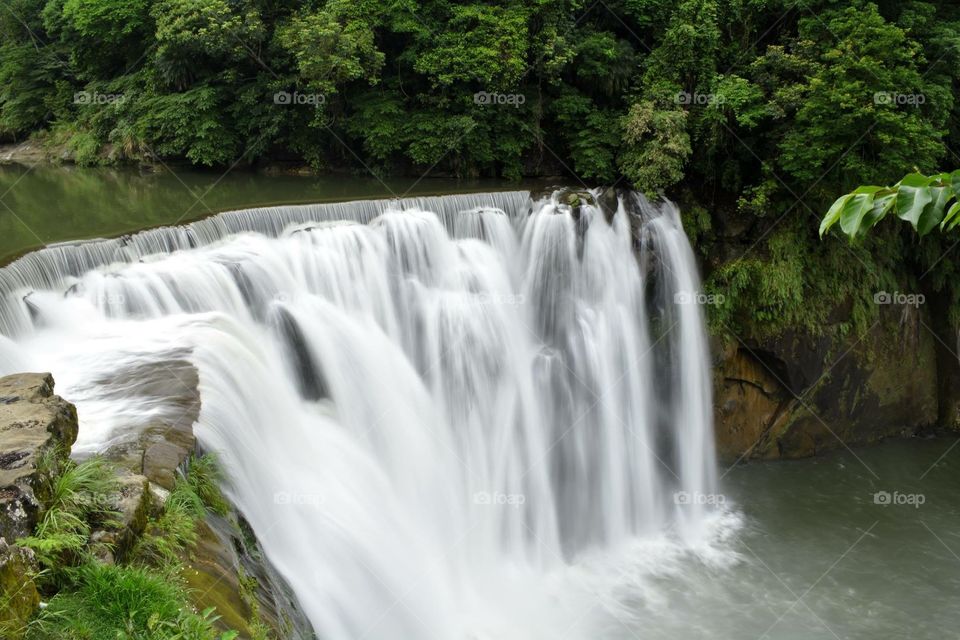 Shifen waterfall, Taiwan
Taiwan's famous attraction 