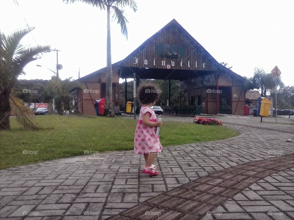 Na entrada de Joinville existe o pórtico.  Vale a pena a visita.