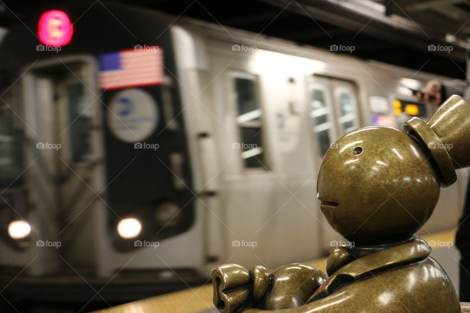 NYC Statue in Subway