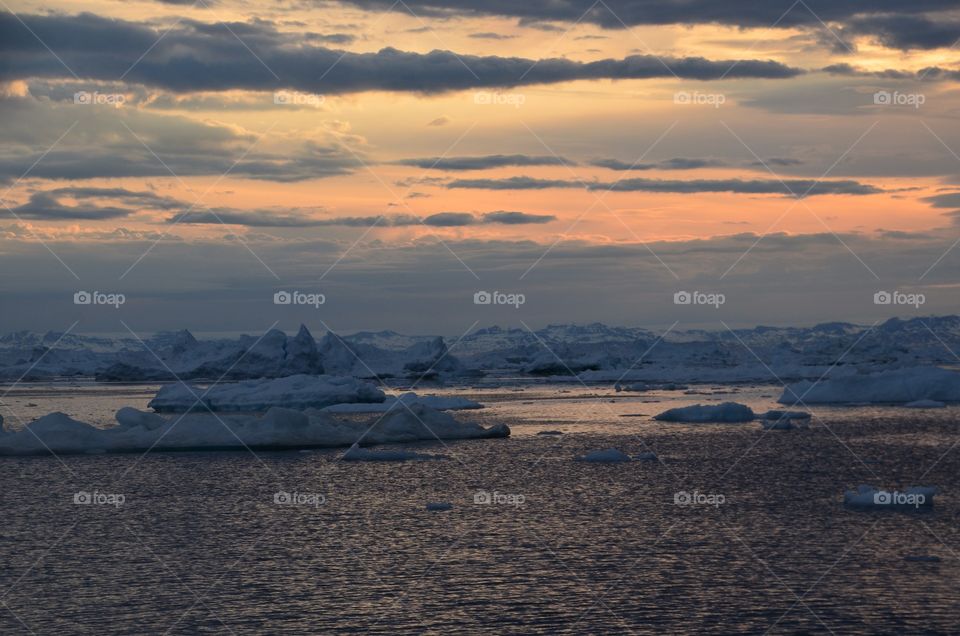 Midnight Sun Sailing Greenland