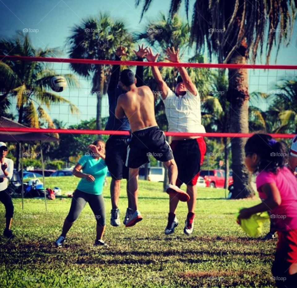 Volleyball . Hitting the ball 