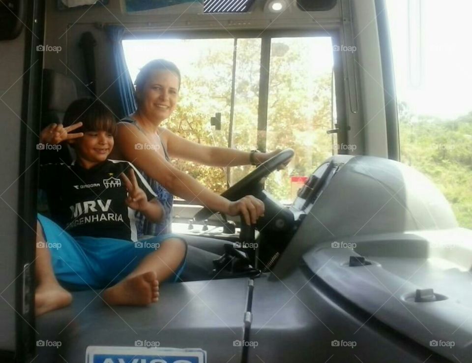 ônibus e sobrinho
