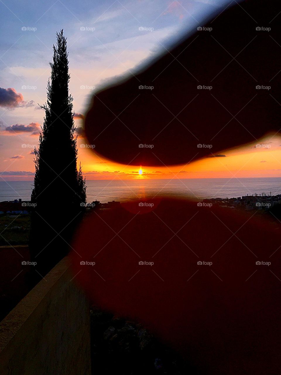 The sun between my fingers 👌