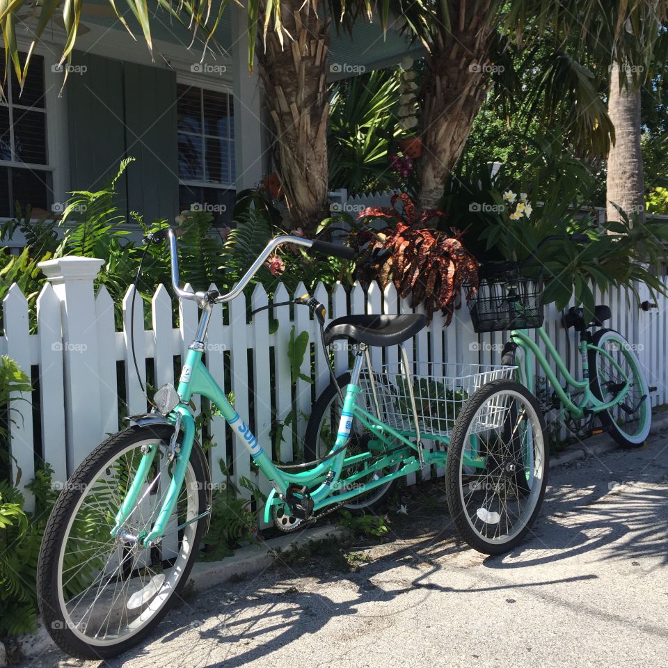 Nice bikes on s beautiful street in Key West, Florida. I love the colours! 