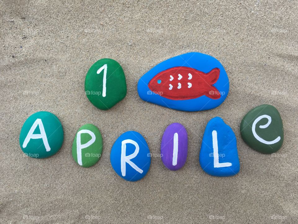 1 Aprile, first day of the month in italian on stones 