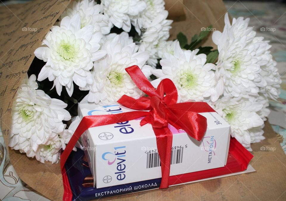 Pregnancy multivitamin Elevit.