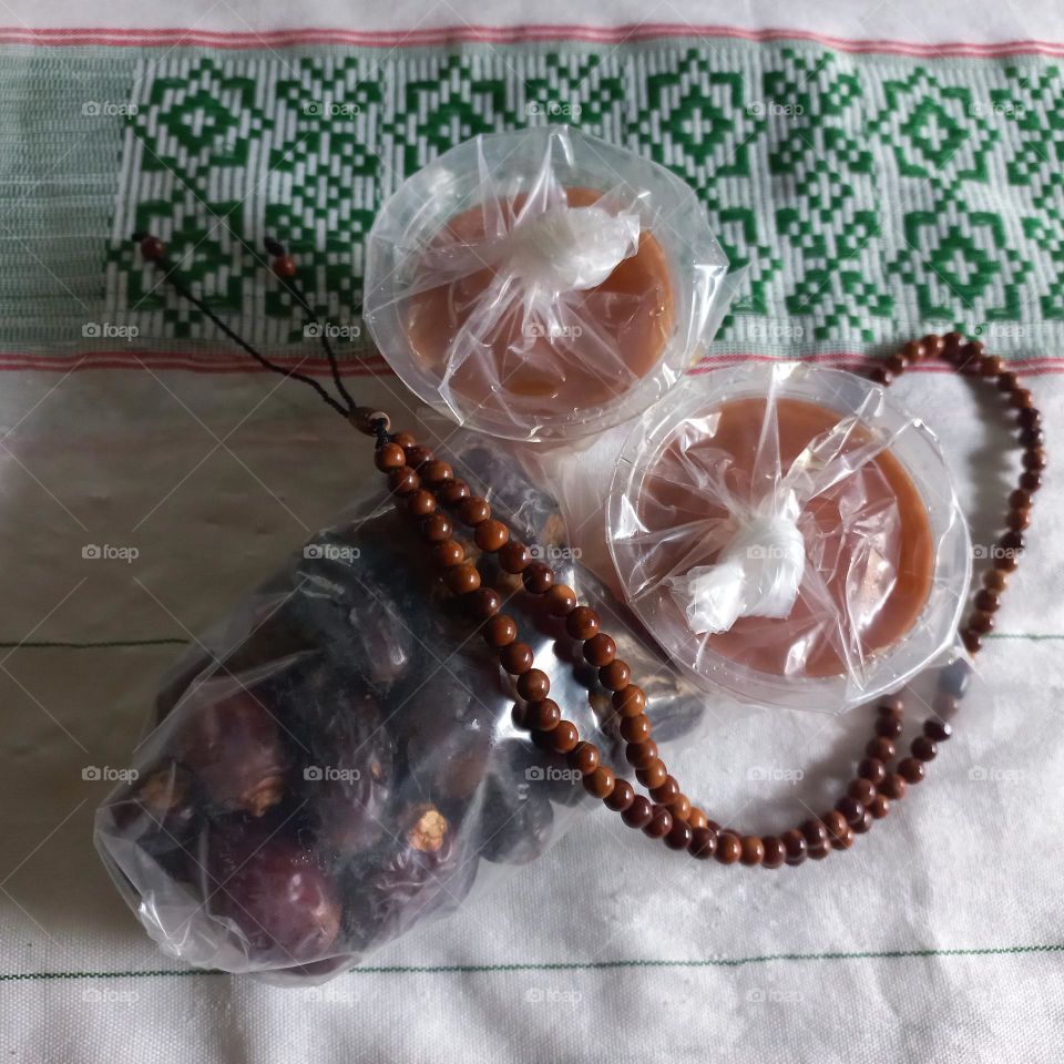 Tasbih dates and sweets porridge
