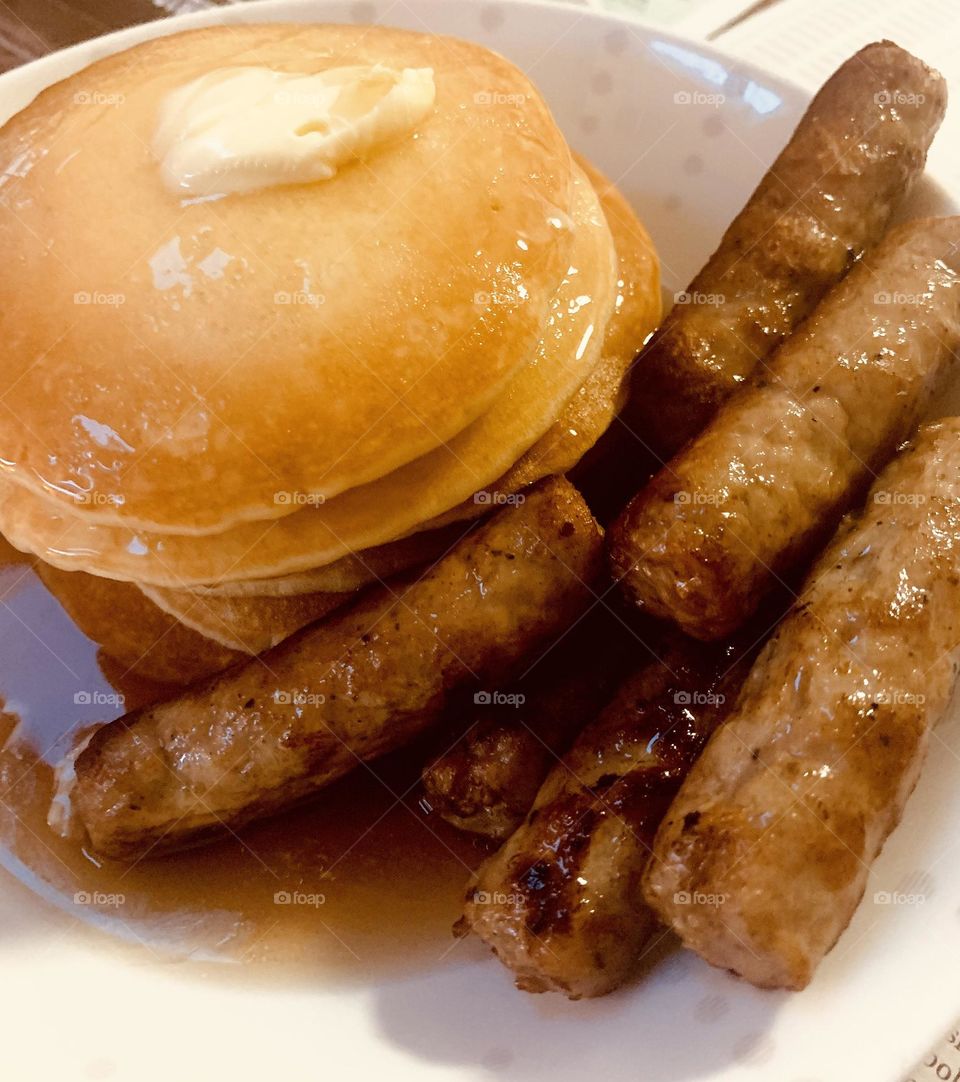 Sausages and pancakes 