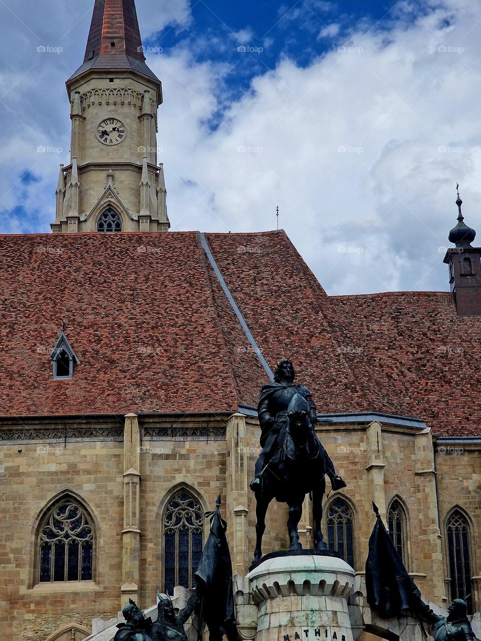 statue in memory of Romania's independence