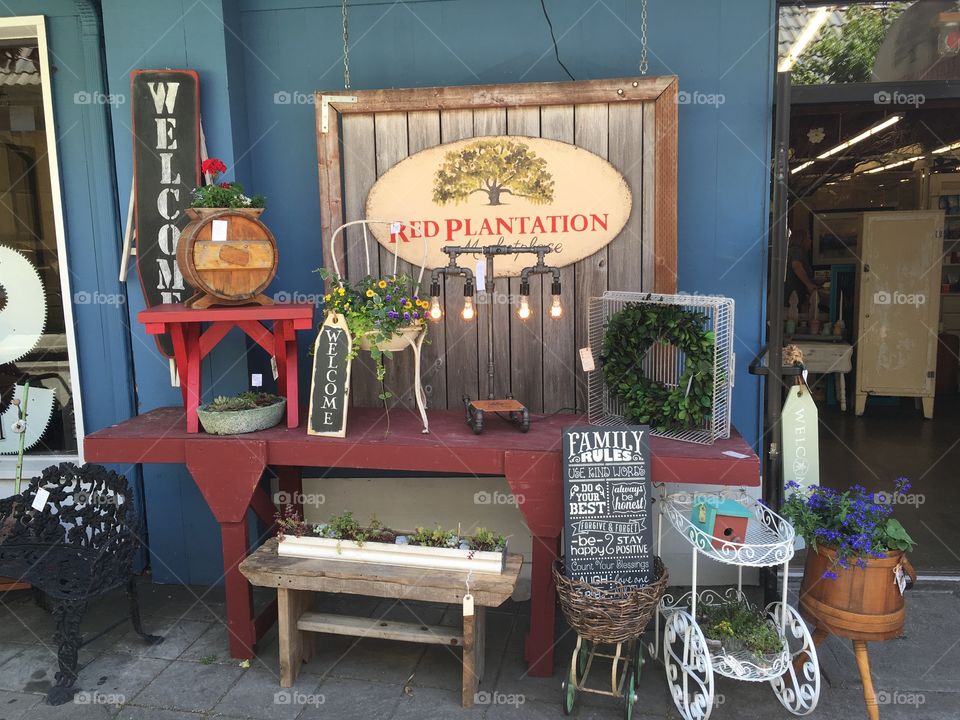 Poulsbo store front