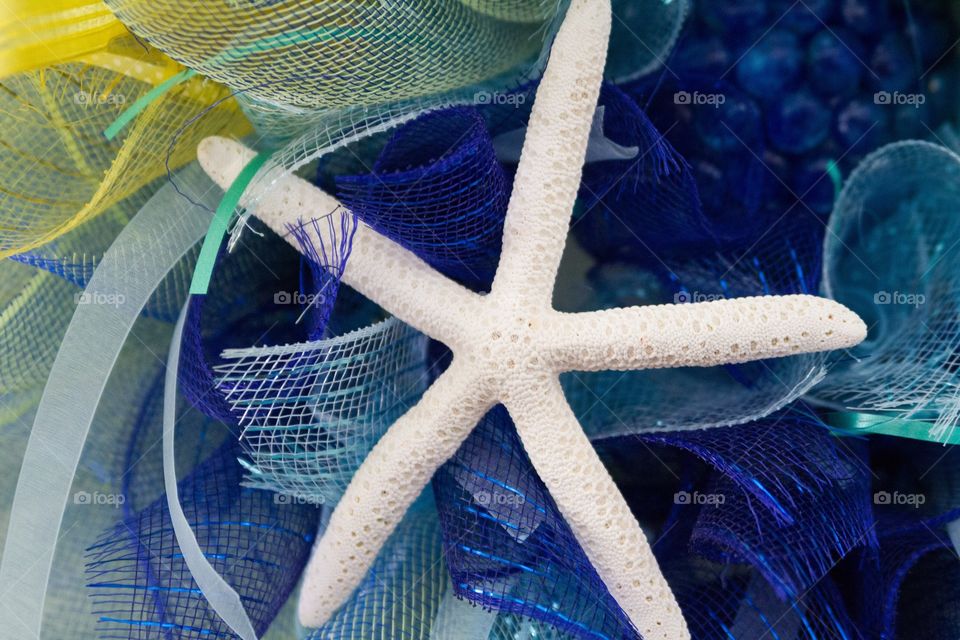 Mesh wreath with sea star