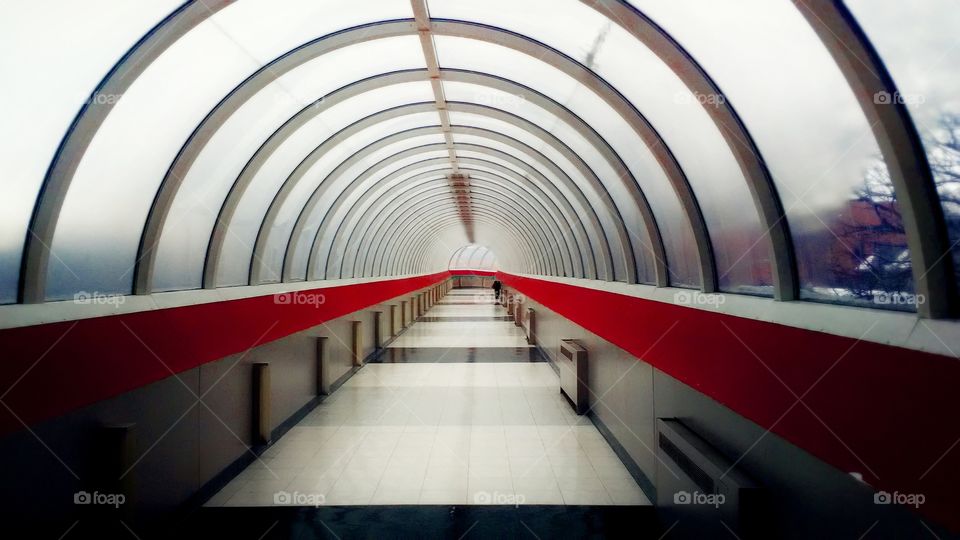 Pedestrian tunnel with glass top