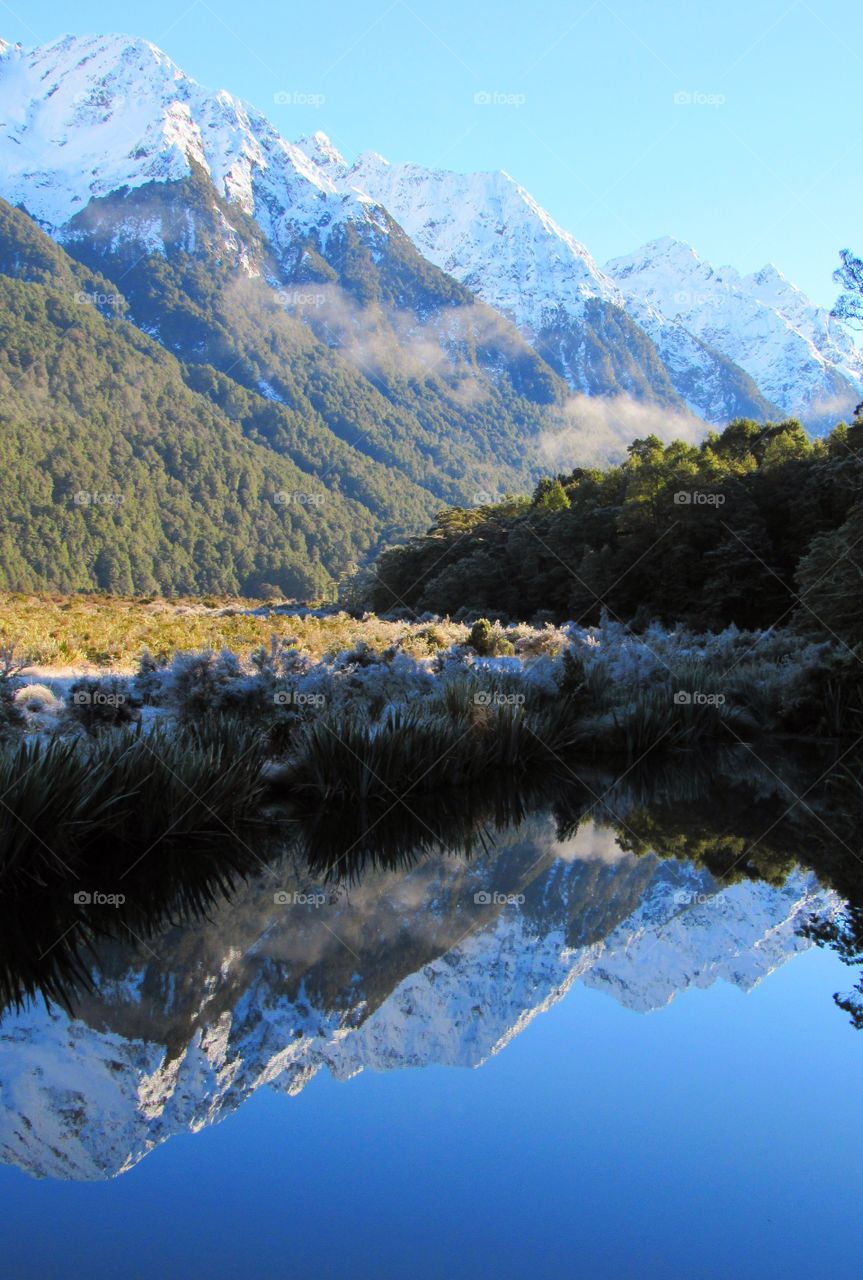 Mirror mirror in the lake, who’s the fairest of them all? I was lucky enough to catch this jaw-dropping reflection on the way to the Fiordlands and Milford Sound on New Zealand’s South Island
