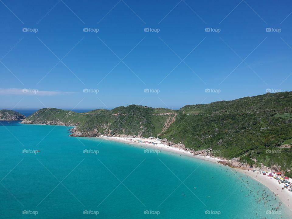 Paisagem aérea de Arraial do Cabo, no Rio de Janeiro, Brasil. Com um mar azul muito lindo!!