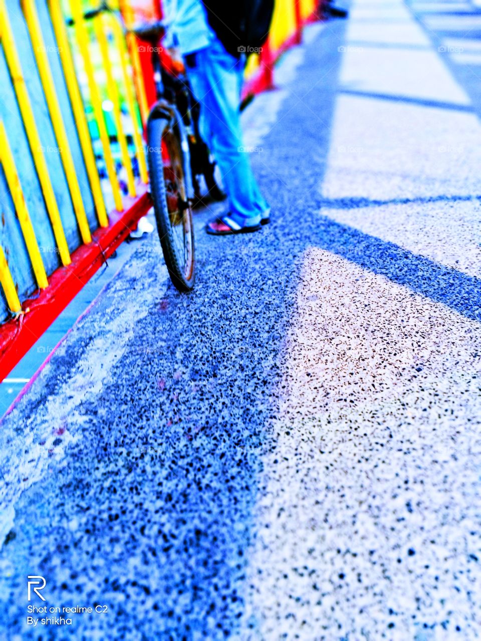 cycle in road