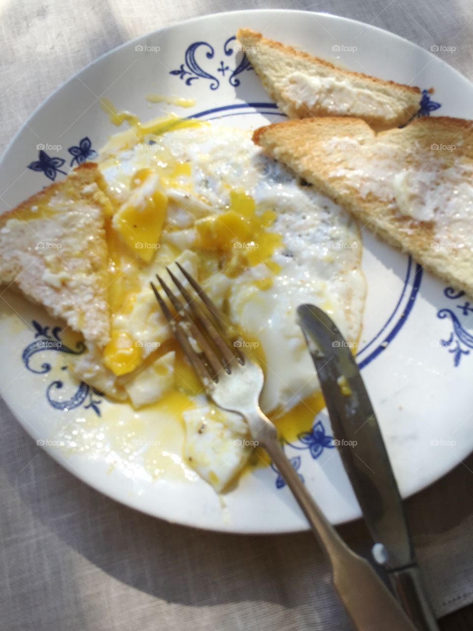 Breakfast of toast with eggs