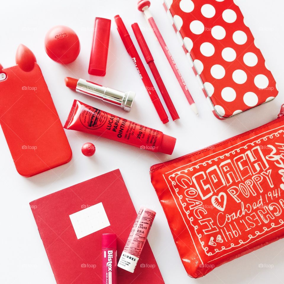 Awesome fashion flat lays with red items.