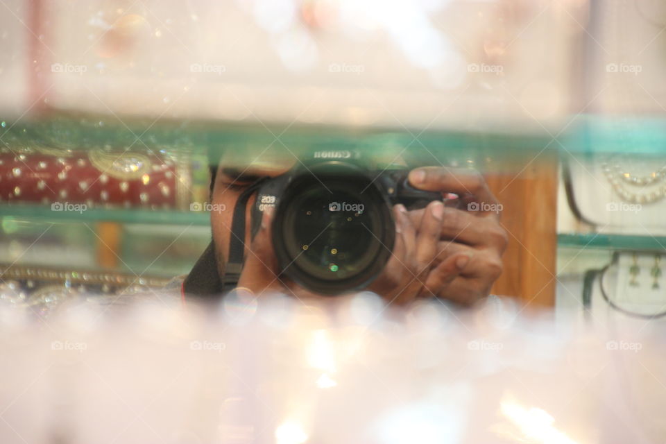 Reflection selfie with DSLR