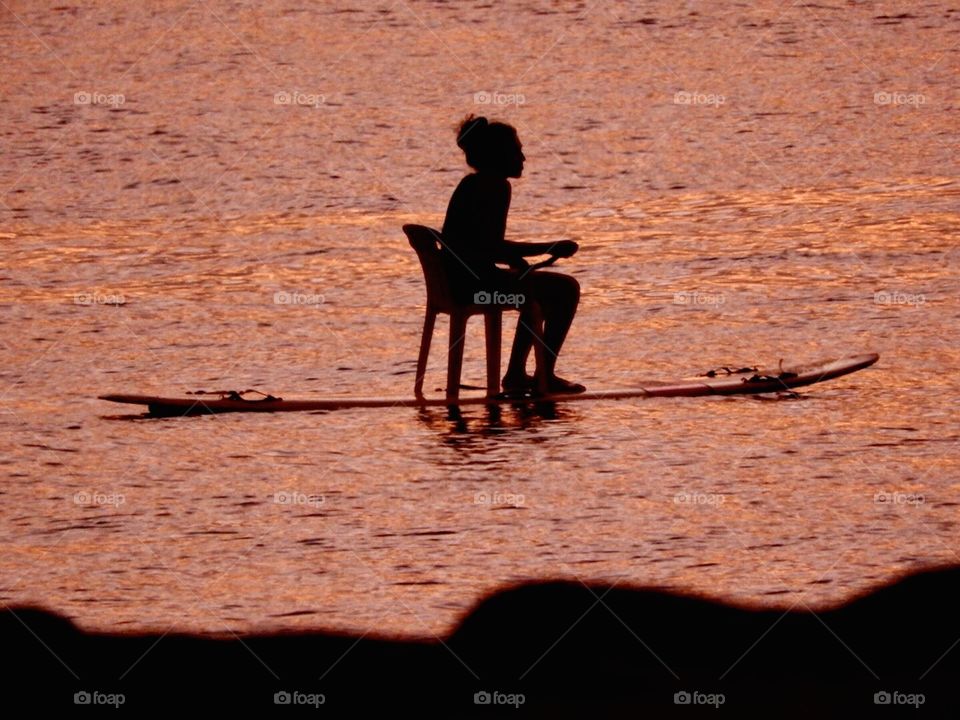 girl have seat on her kayak 