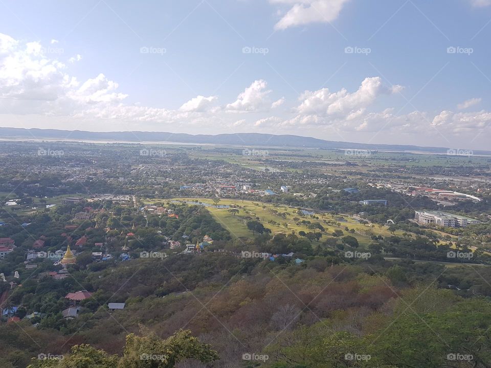 Making merit in Mandalay