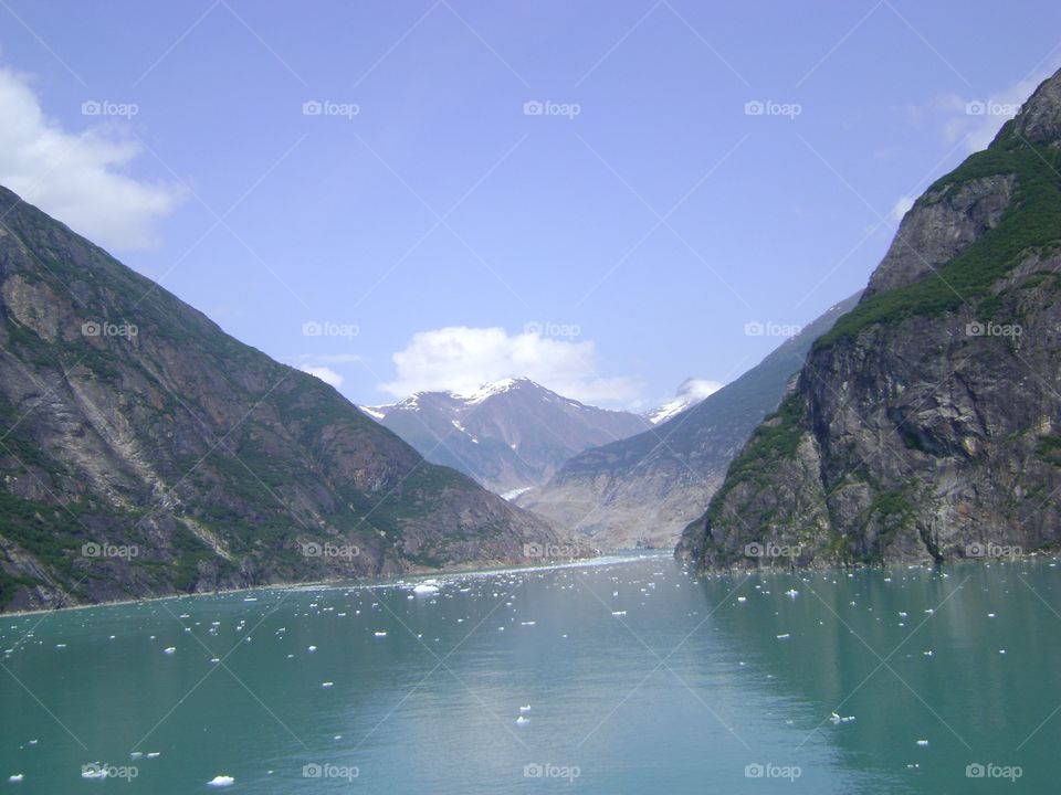 Idyllic lake and mountains
