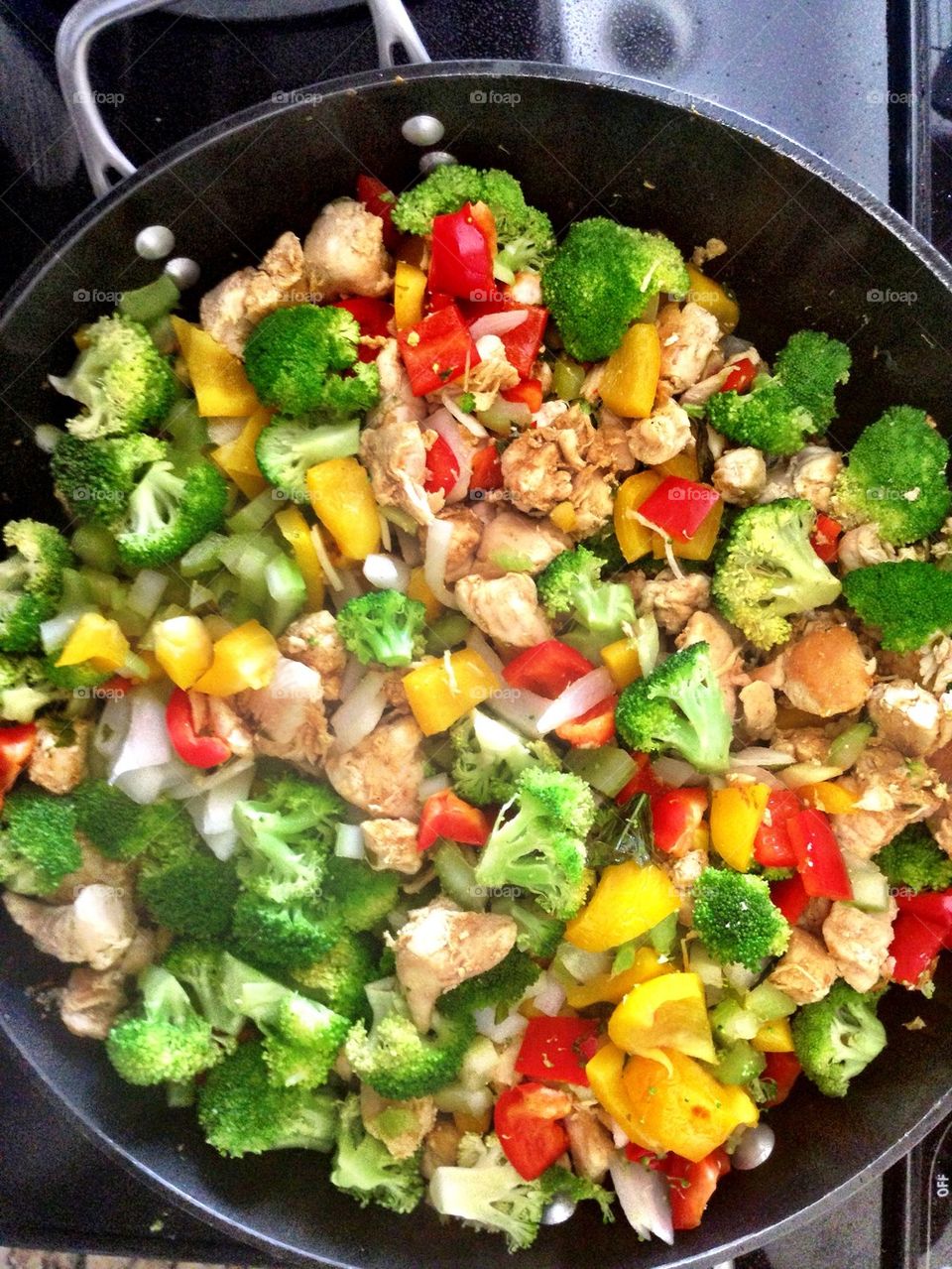 Cooking vegetables with chicken
