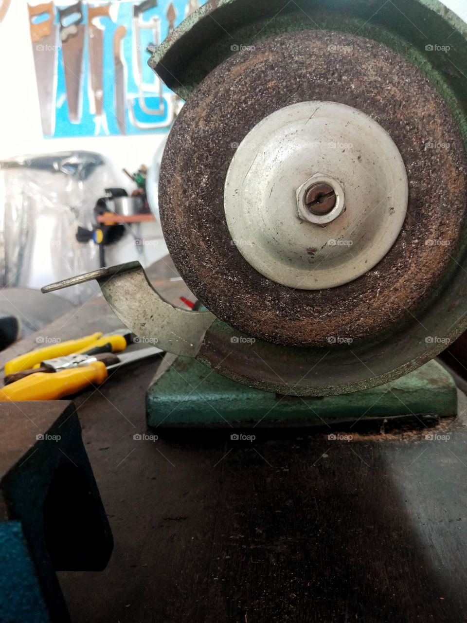 Grinder in a work bench