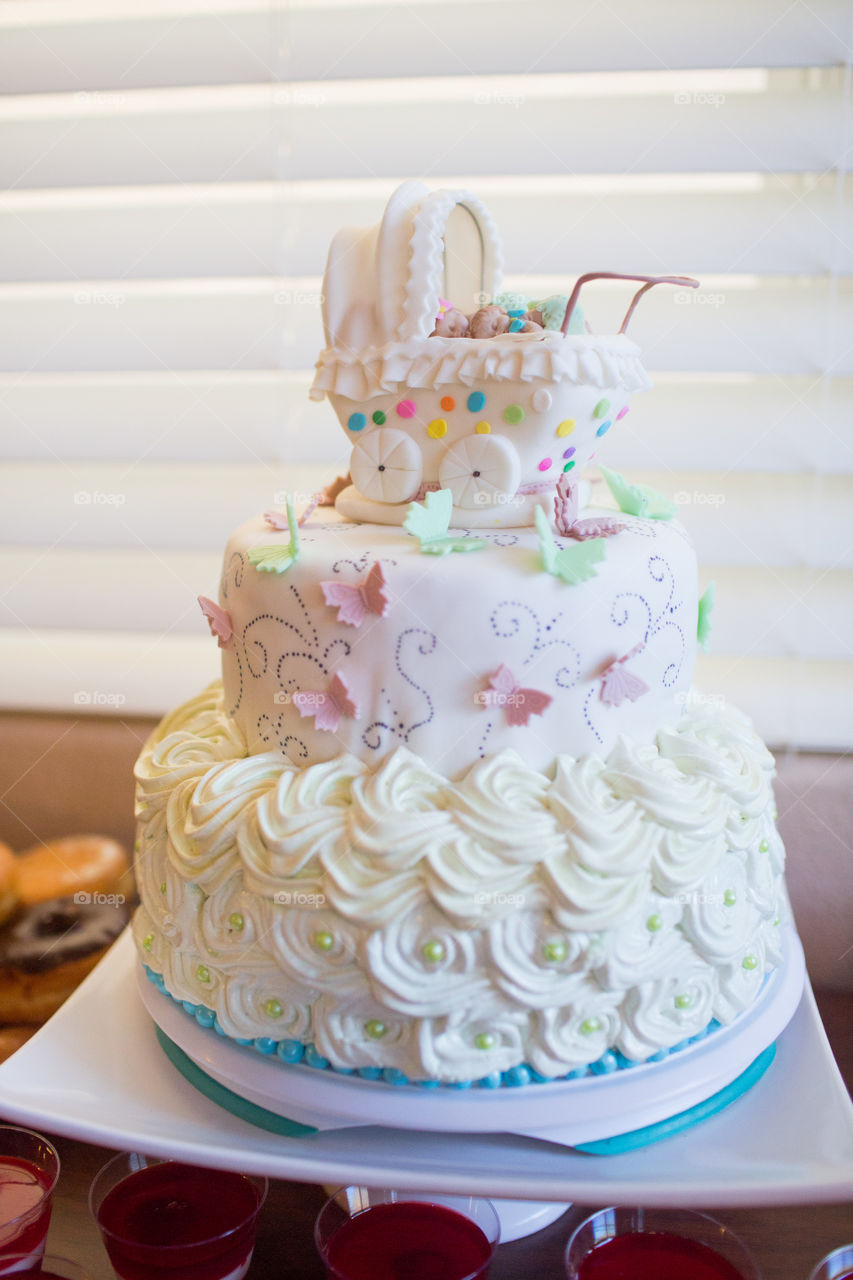 Baby shower cream cake 