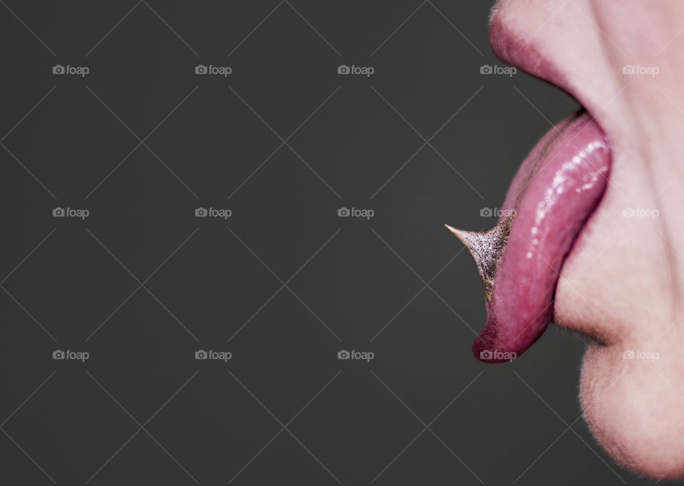 Tongue with spikes