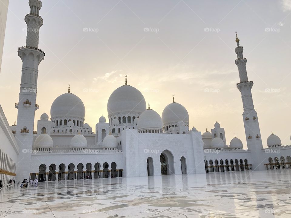 ABU DHABI MOSQUE