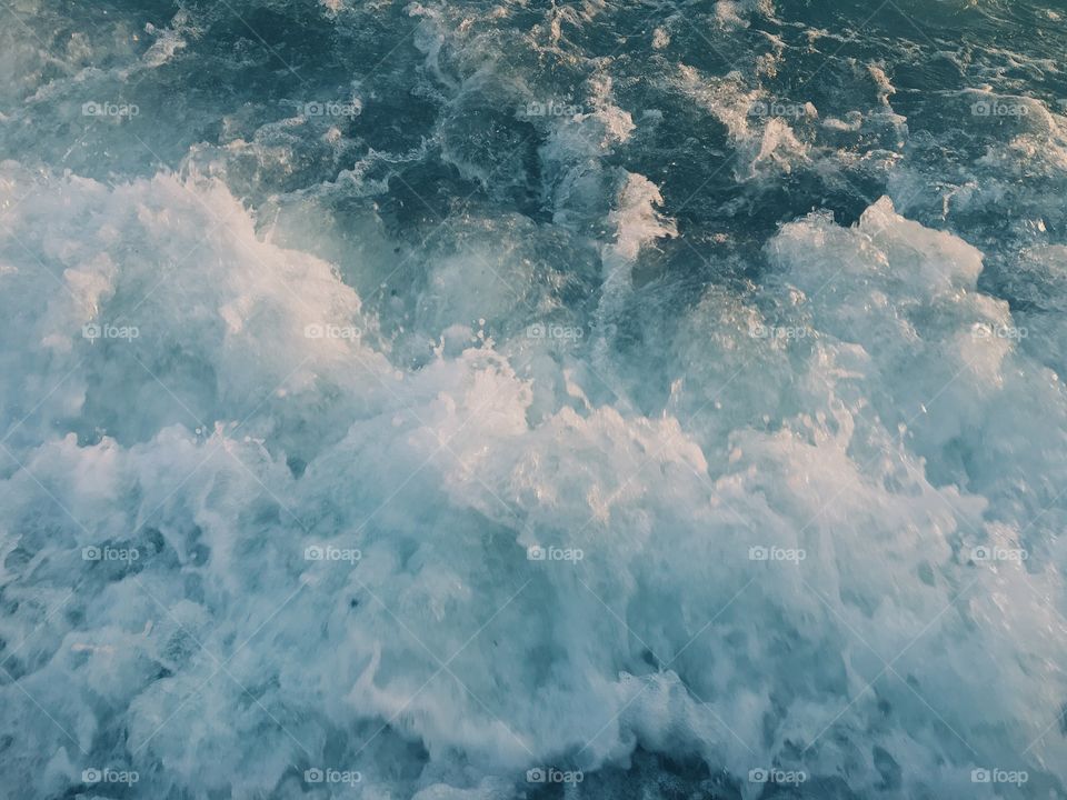 Sea waves