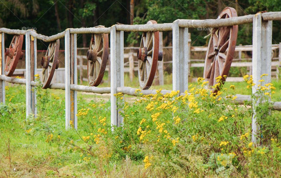 wheeled fence