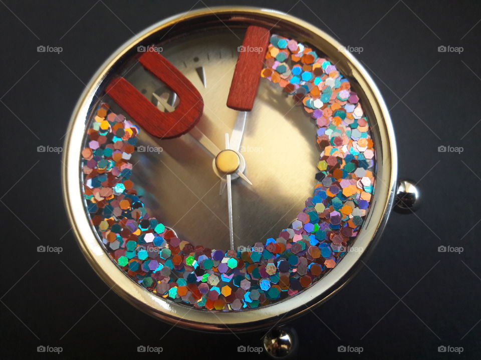 TIME GETS COLOR JUST IF WE ARE "IN TWO"