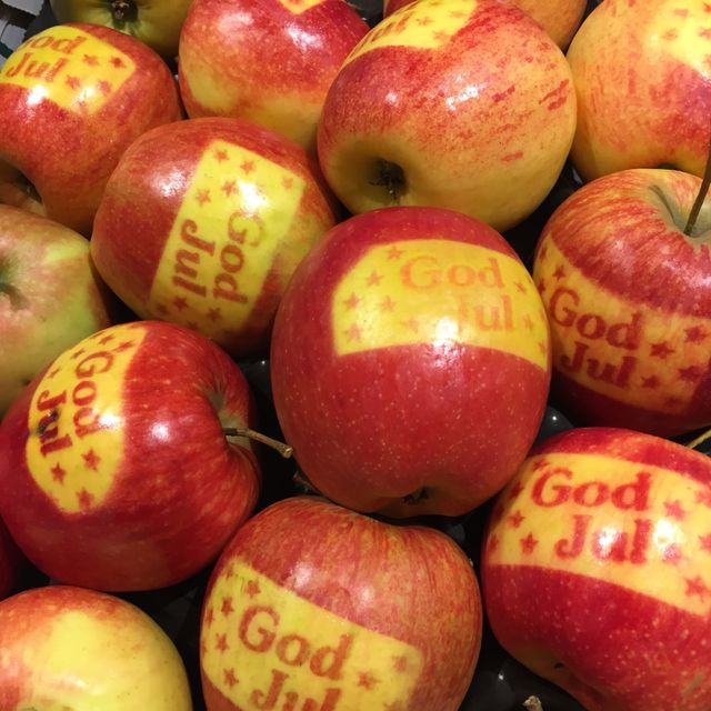 Merry Christmas apples