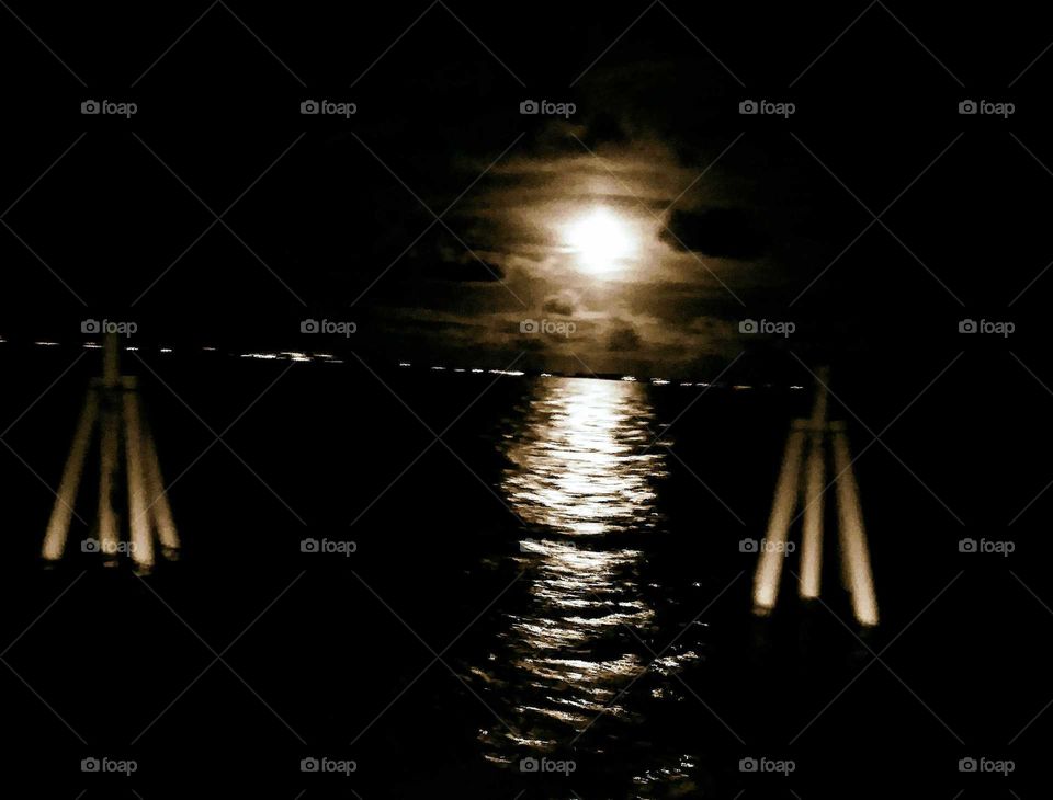 moonrise on the river