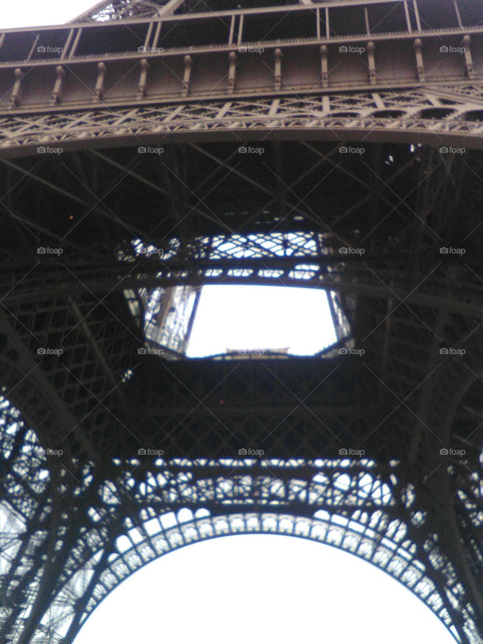 Torre Eiffel desde abajo