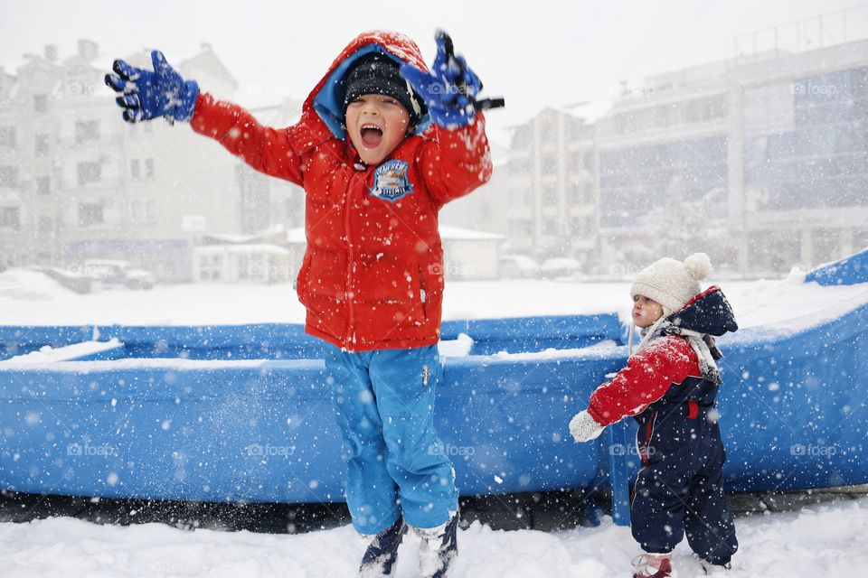 snow fight