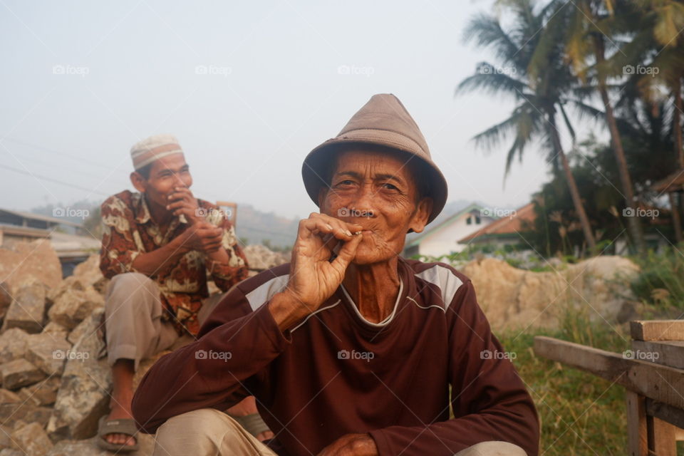 Oldman smoking