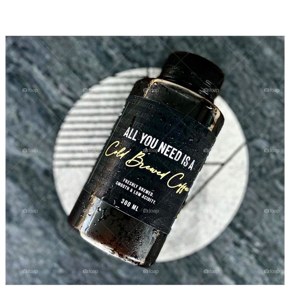 Ice cold Cold brew in black 