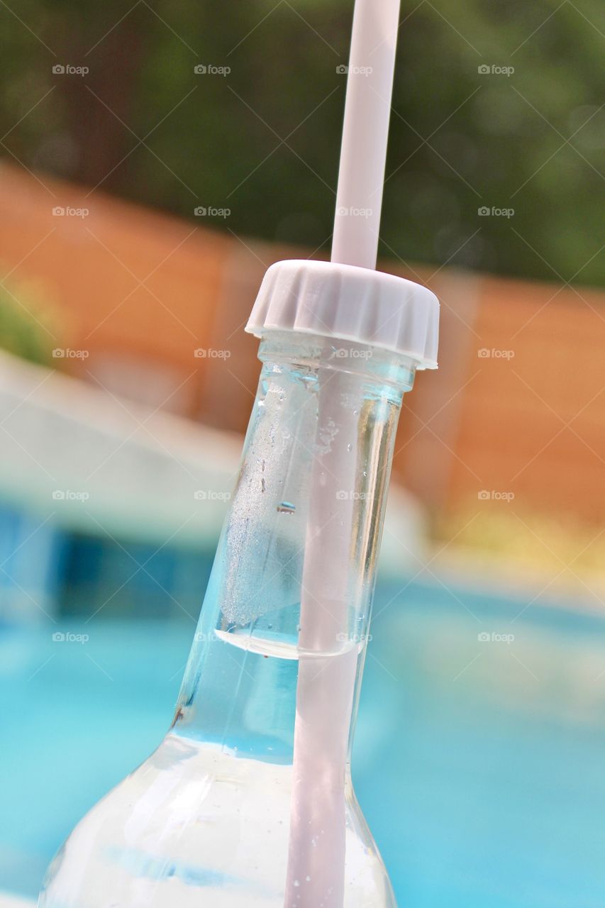 Reusable Water Bottle & Reusable Straw 💦