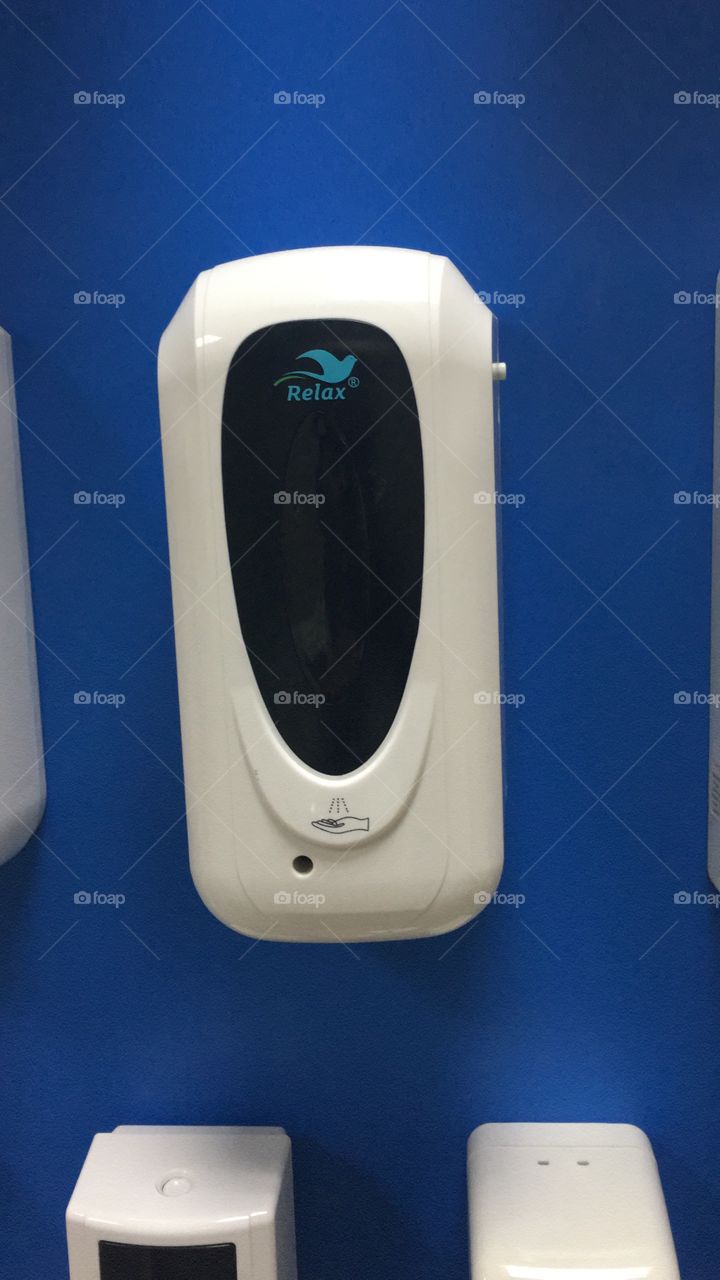 Soap dispenser automatic