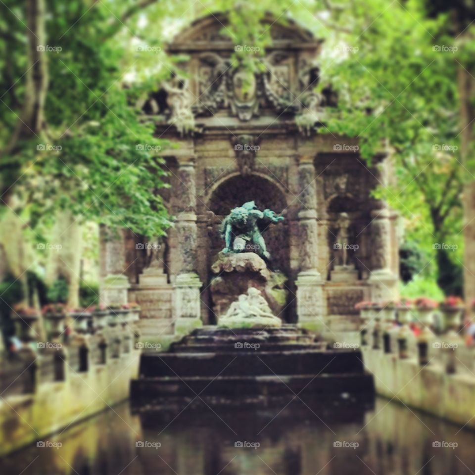 Walking through Luxemburg Gardens in Paris 