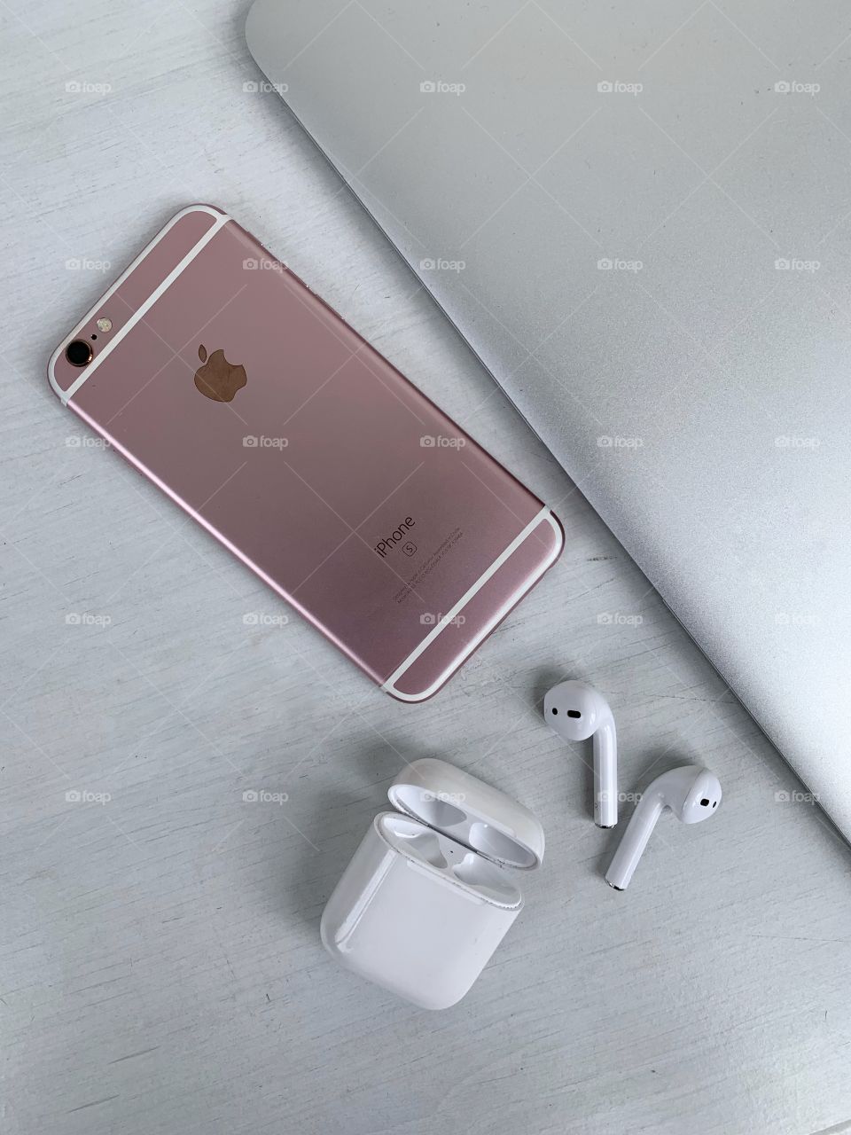 Mobile phone and EarPods 